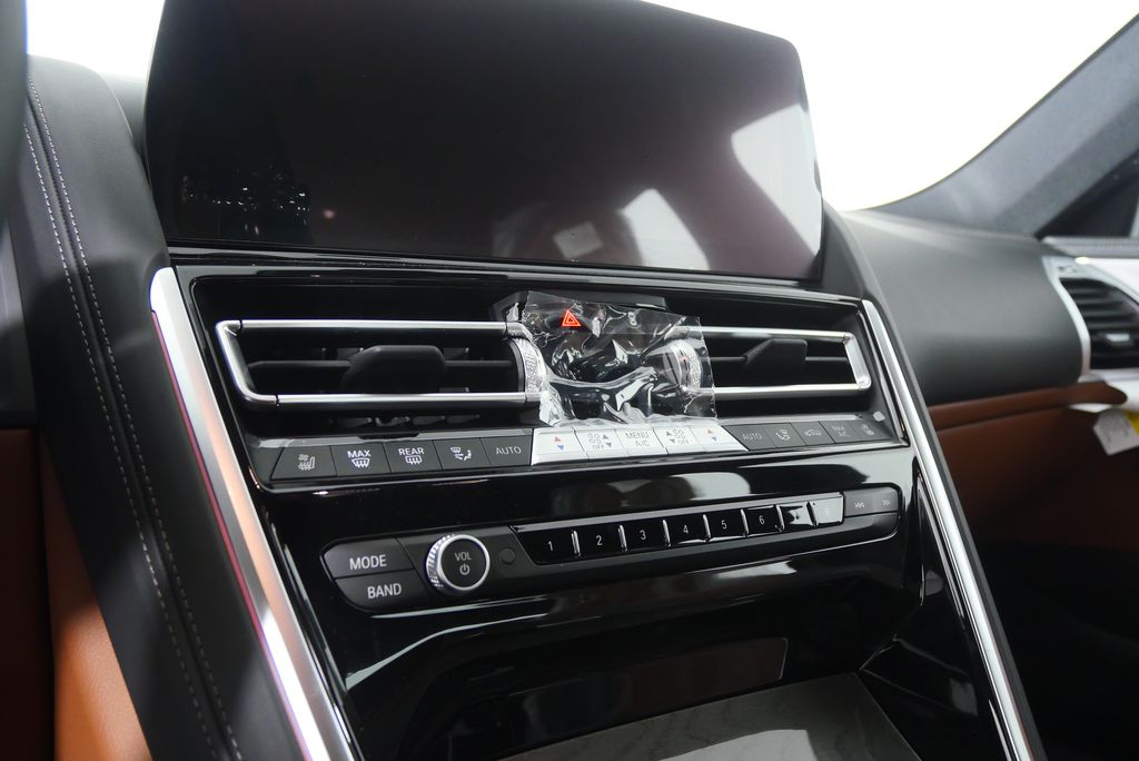Thumbnail: 2026 BMW 8 Series - 25