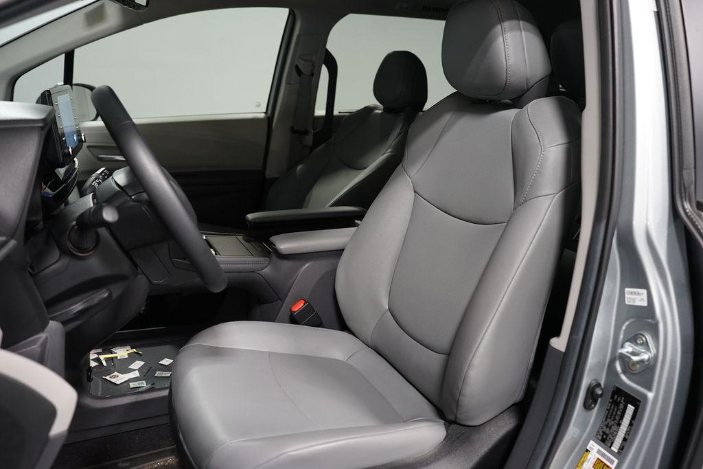 Thumbnail: 2024 Toyota Sienna - 6