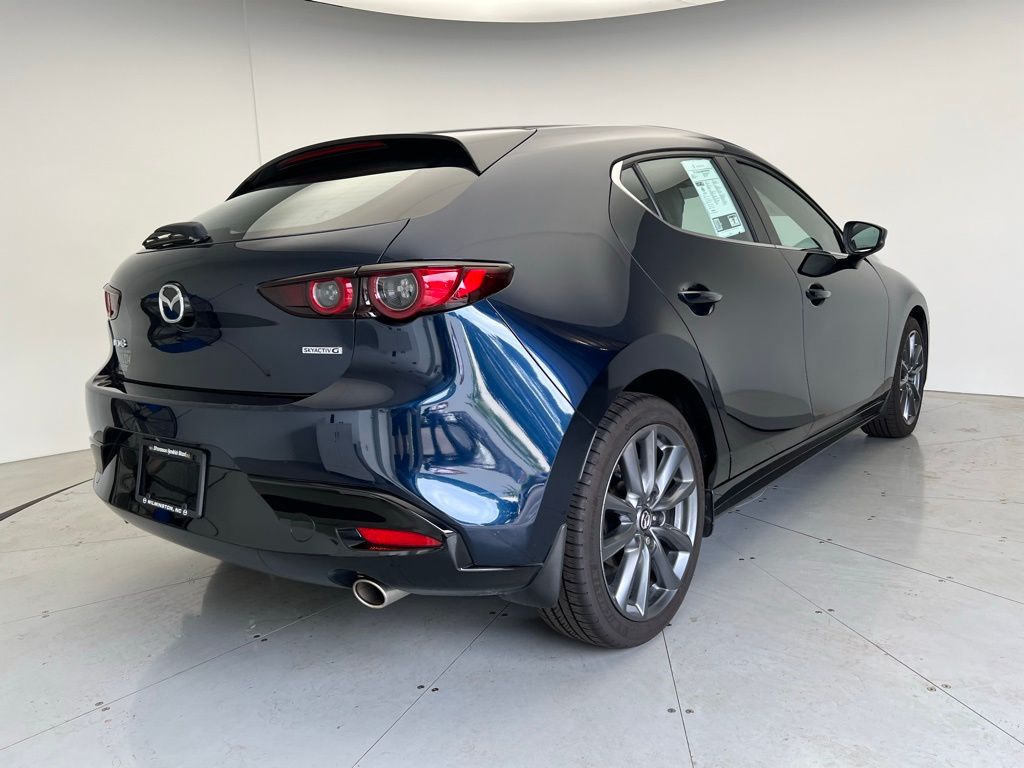 Thumbnail: 2021 Mazda Mazda3 - 3