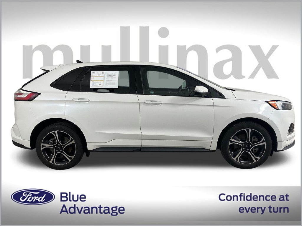 2021 Ford Edge ST photo 2