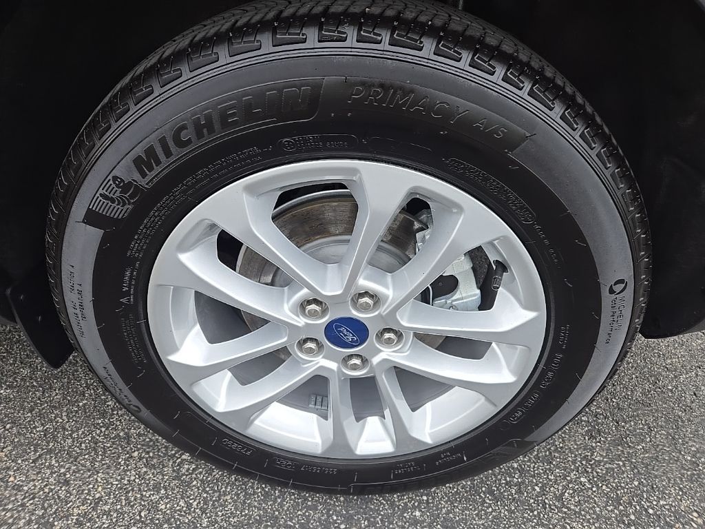 2021 Ford Escape SE 16