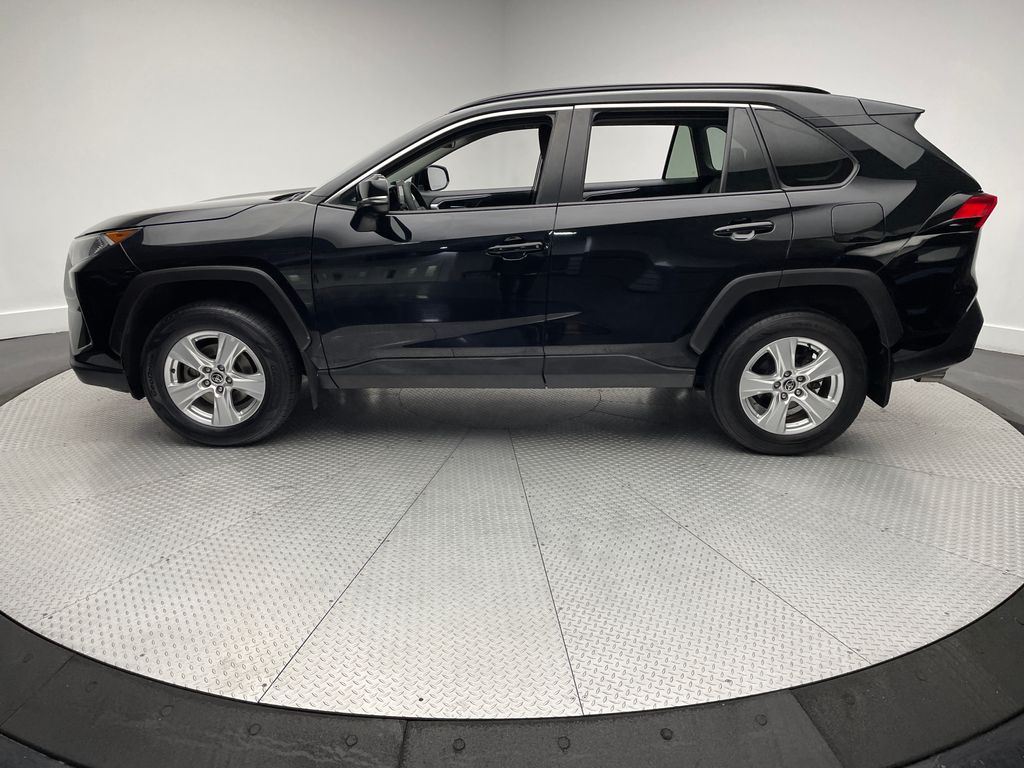 Thumbnail: 2021 Toyota RAV4 - 8