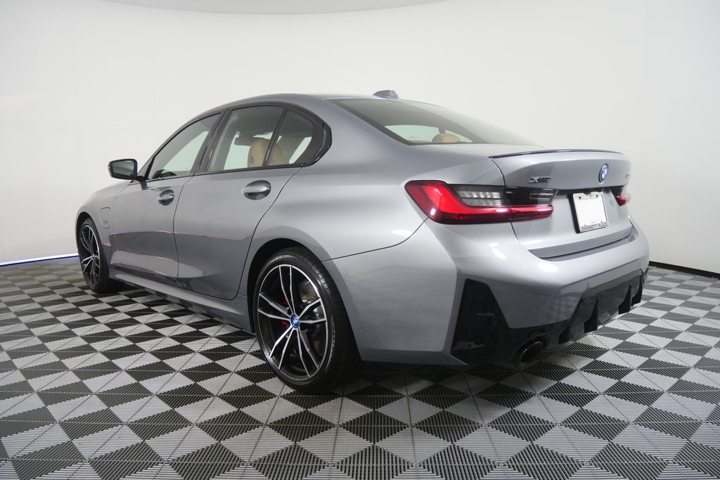 Thumbnail: 2023 BMW 3 Series - 3