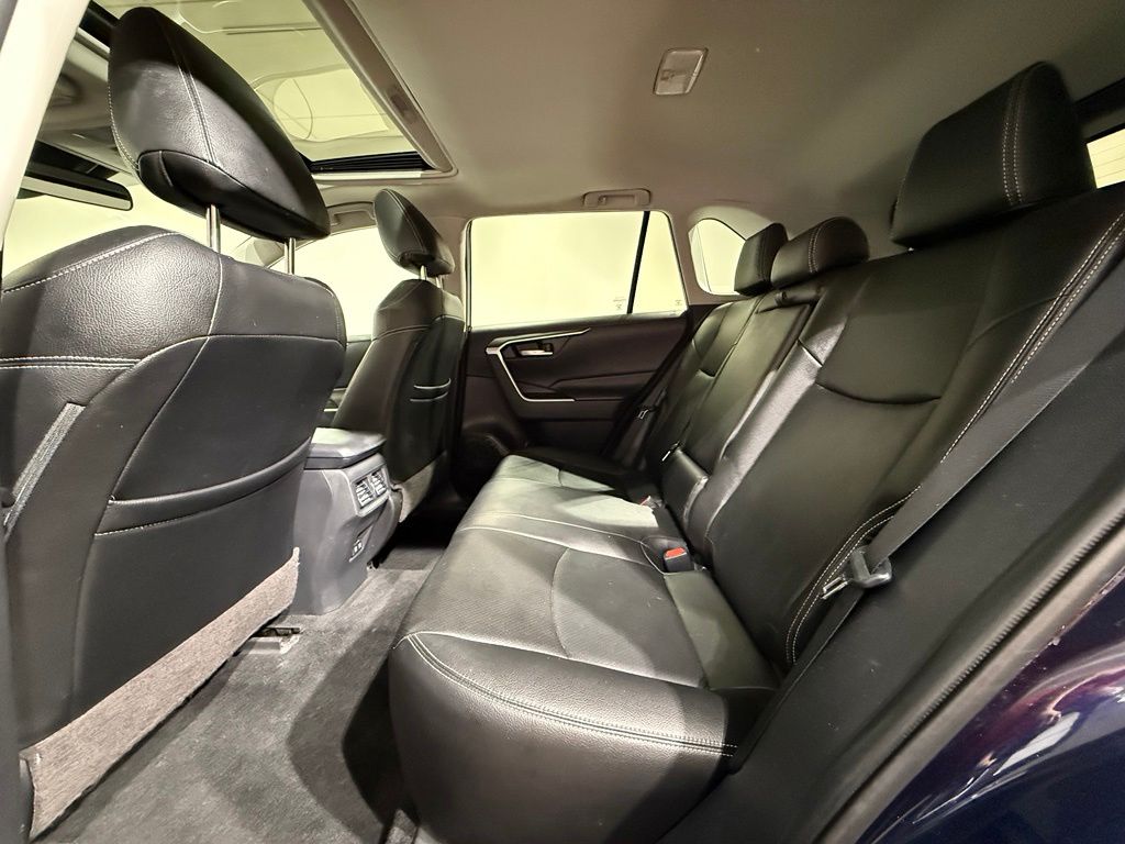 Thumbnail: 2020 Toyota RAV4 - 20