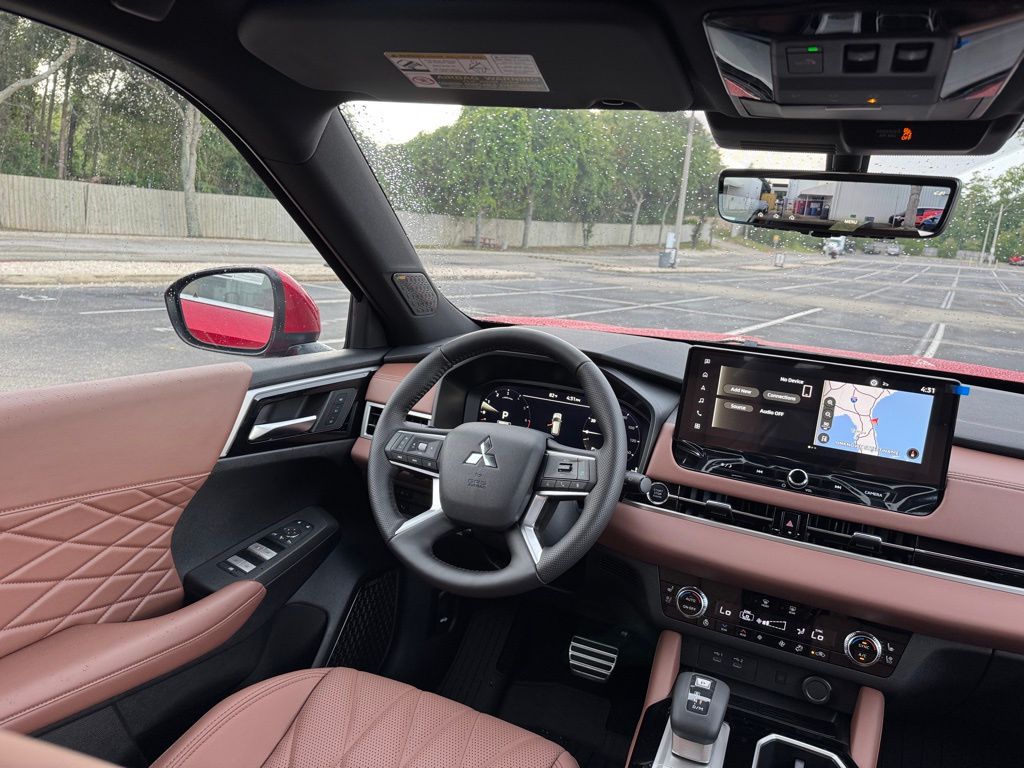 2025 Mitsubishi Outlander SEL photo 19