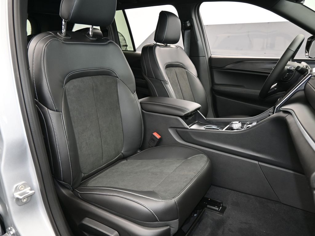 New 2025 Silver Zynith Jeep Altitude X image 36