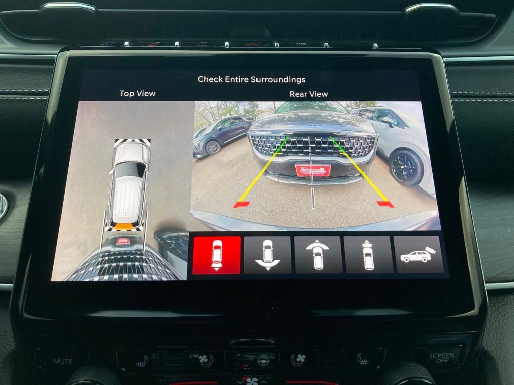 New 2024 Gray Jeep 4xe image 23