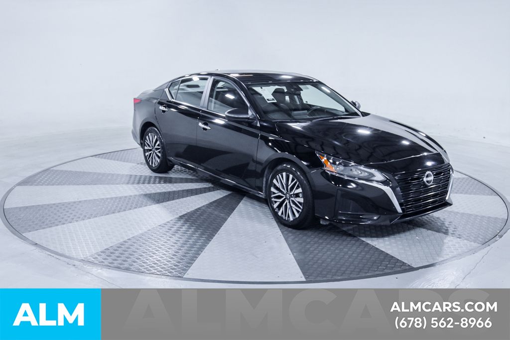 Used 2025 Black Nissan 2.5 SV image 14