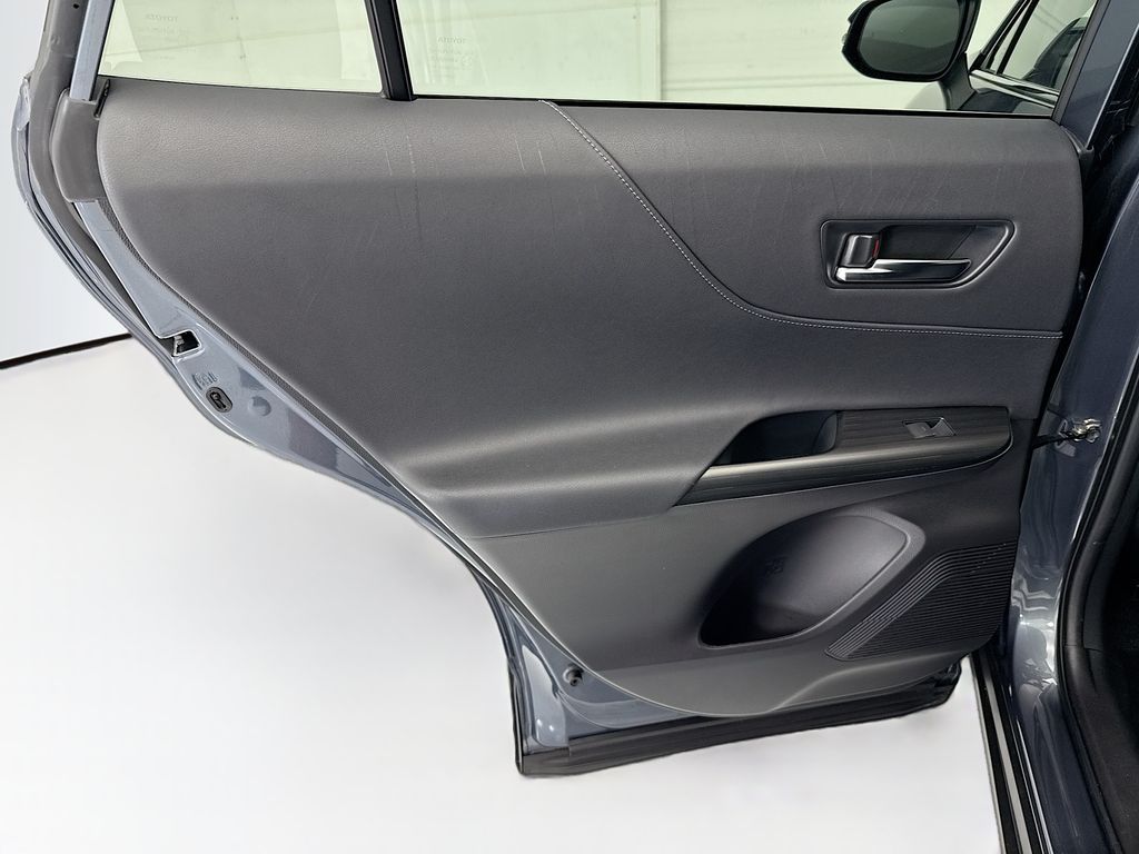 Thumbnail: 2023 Toyota Venza - 26