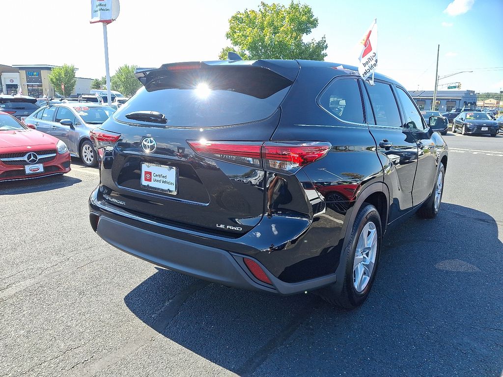 Thumbnail: 2022 Toyota Highlander - 6