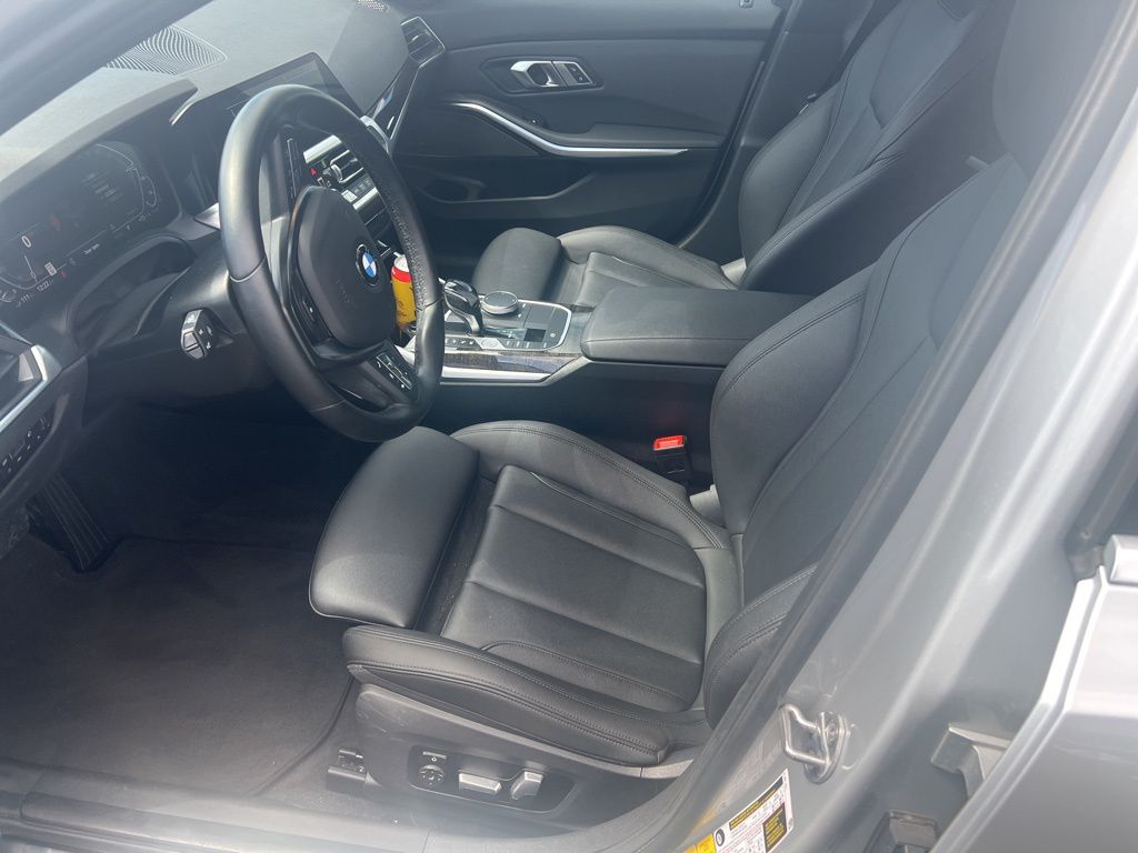 Thumbnail: 2021 BMW 3 Series - 4