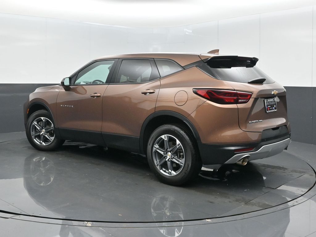 View vehicle photo 6