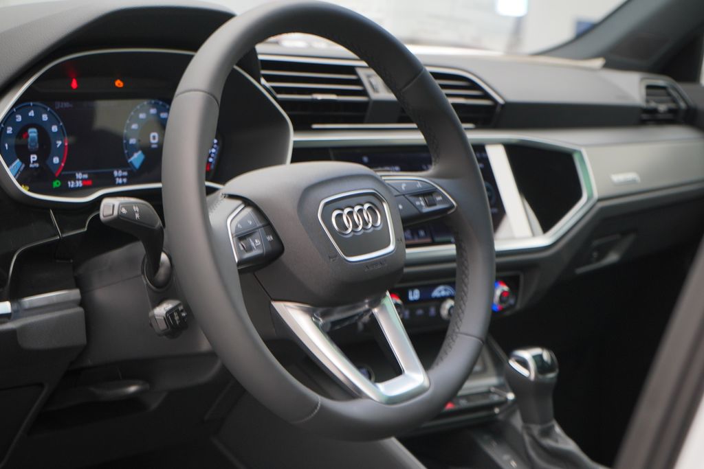 2025 Audi Q3  8