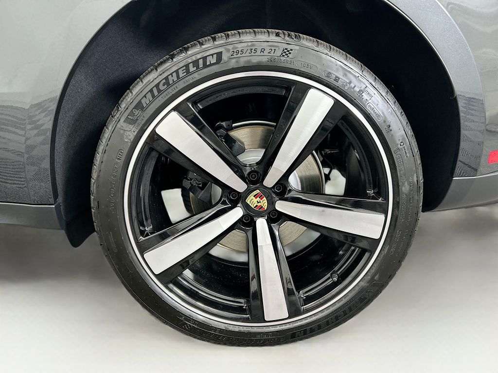 Thumbnail: 2026 Porsche Macan - 32