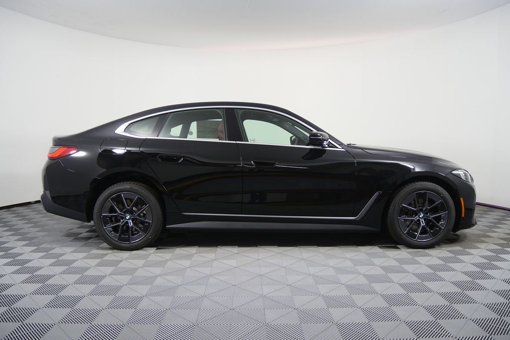 Thumbnail: 2025 BMW i4 - 2