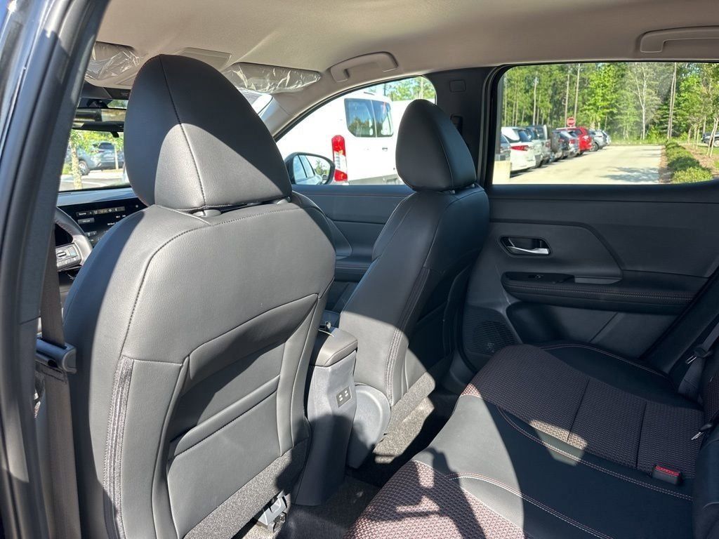 2025 Super Black Nissan Kicks SR FWD SUV