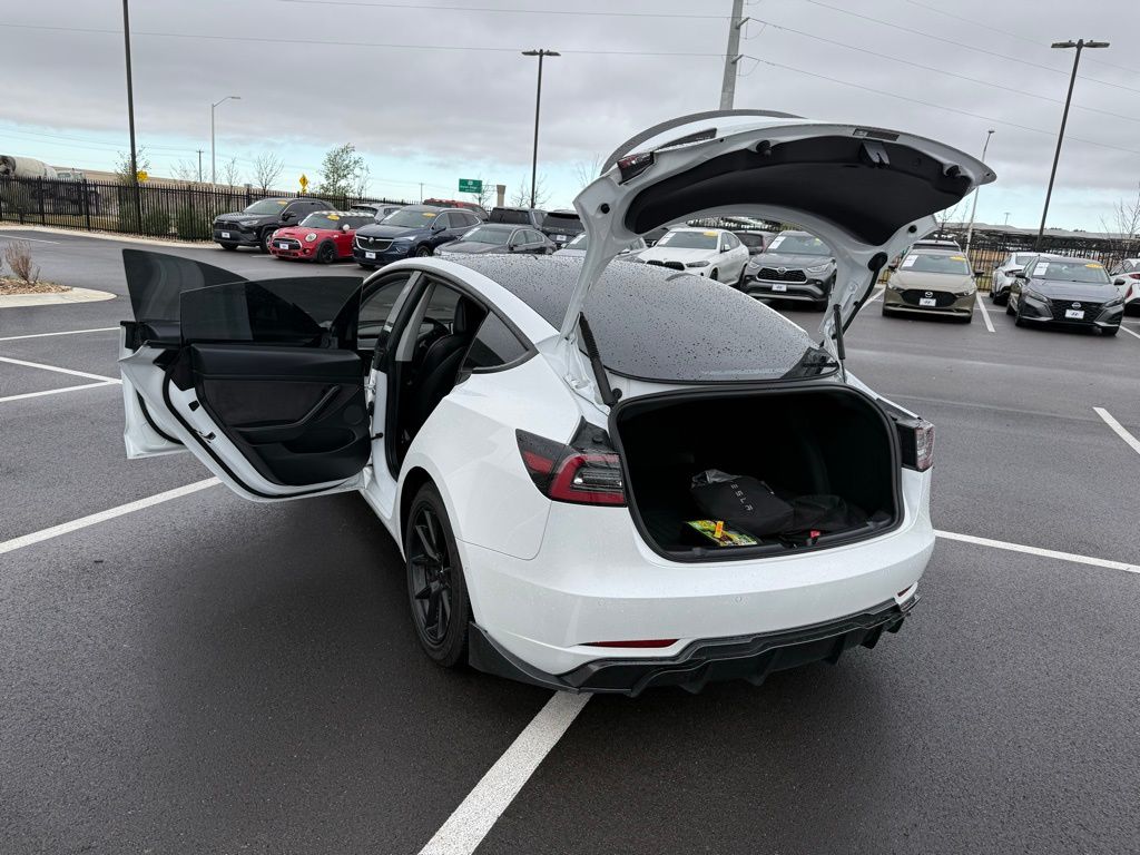 Thumbnail: 2021 Tesla Model 3 - 22