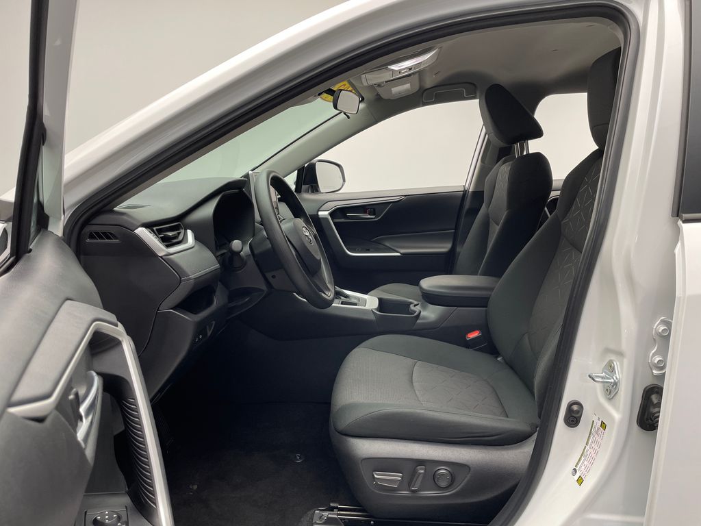 2024 Toyota RAV4 XLE 12