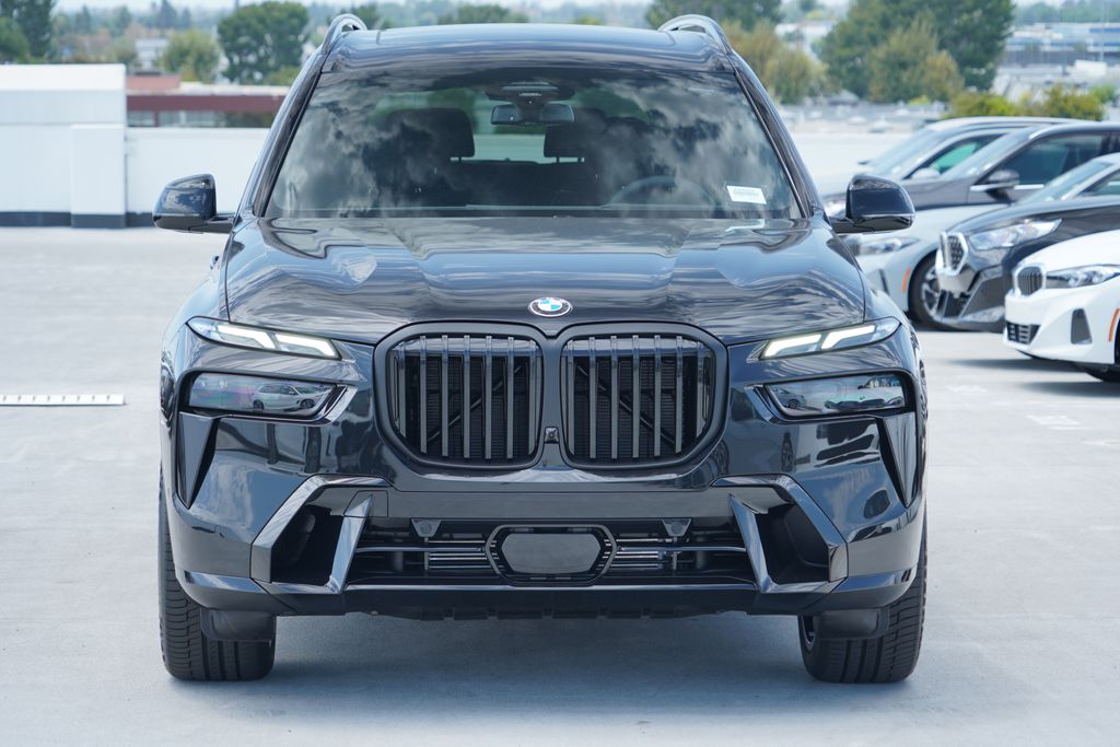 Thumbnail: 2027 BMW X7 - 2