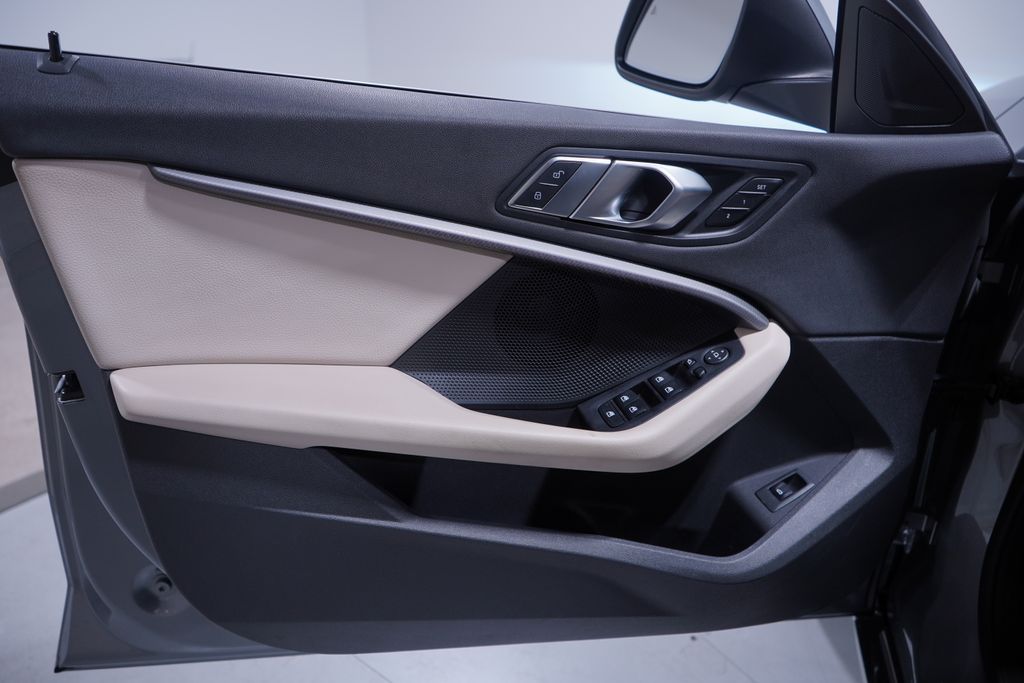 Thumbnail: 2022 BMW 2 Series - 16