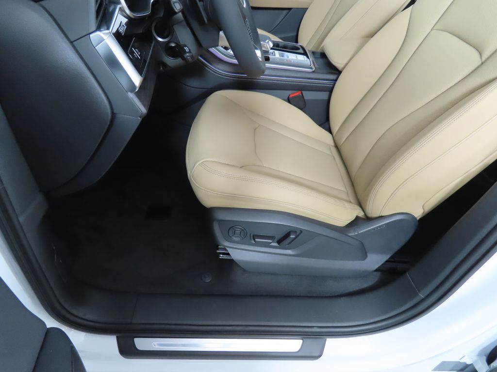 Thumbnail: 2026 Audi Q7 - 32