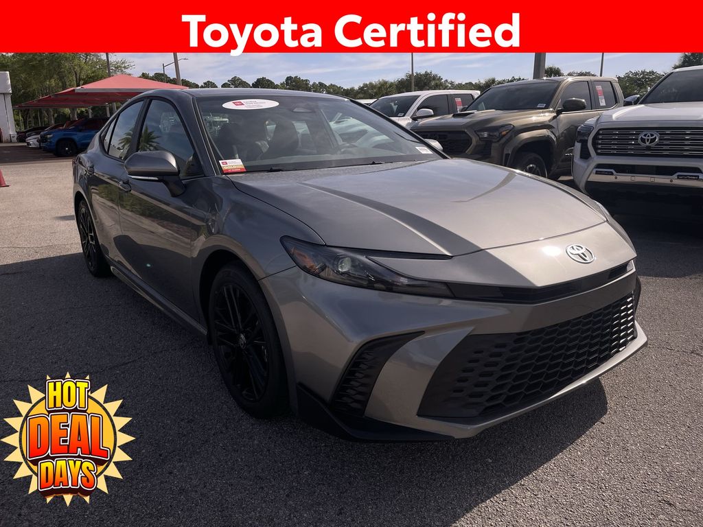 2026 Toyota Camry SE Hybrid's photo