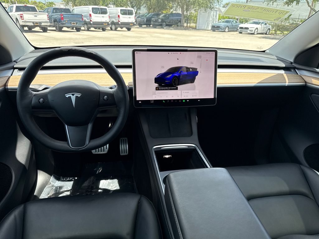 Used 2023  Tesla Performance image 5