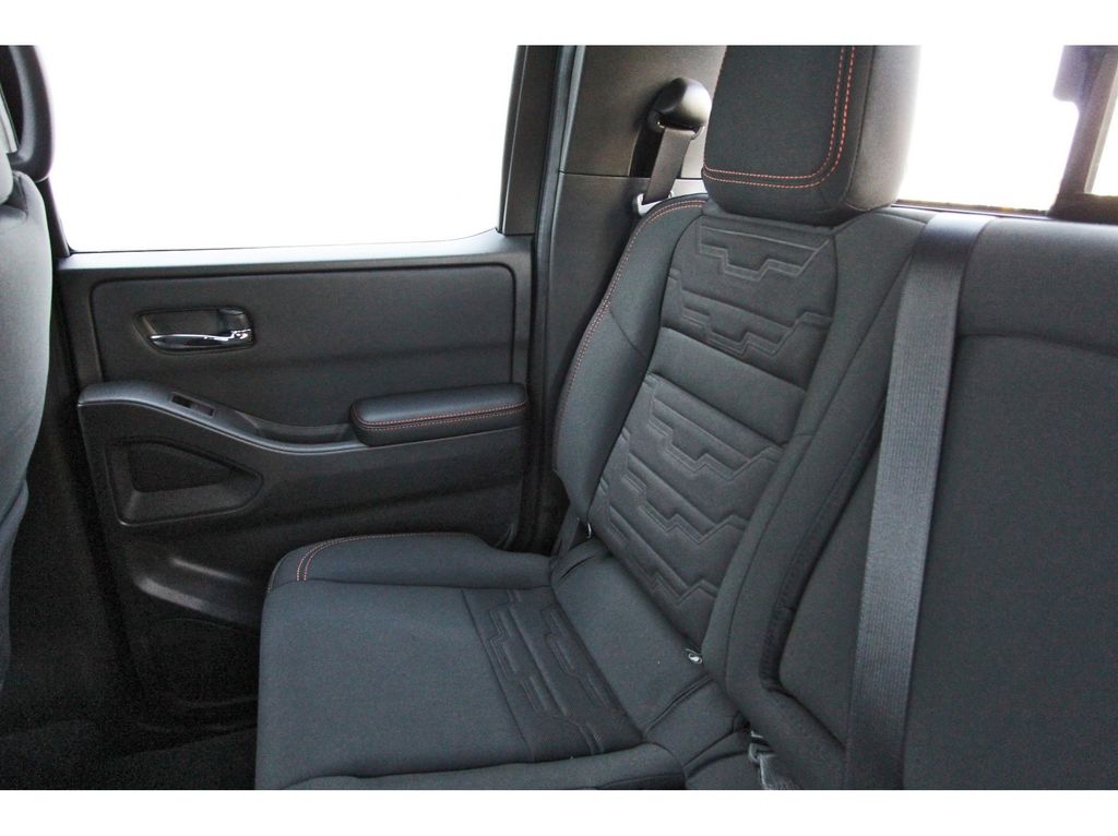 2025 Nissan Frontier PRO-4X - 8