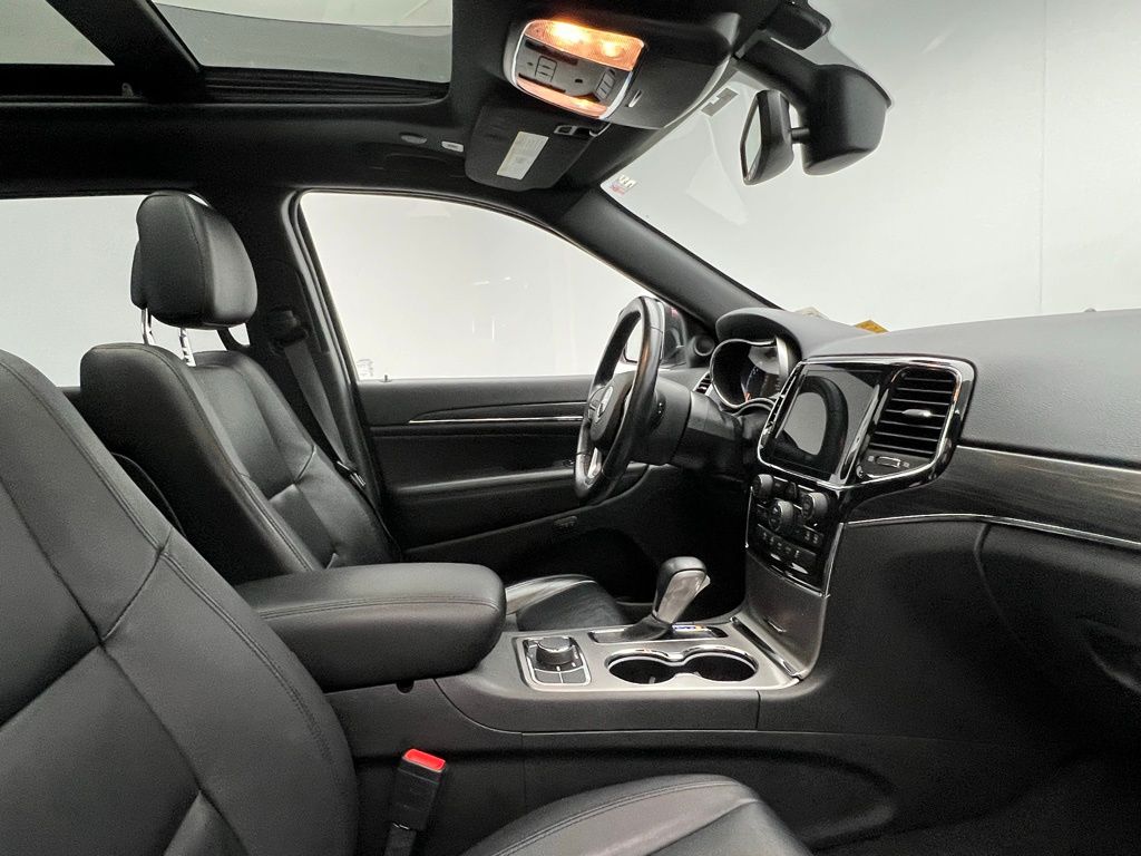 Thumbnail: 2022 Jeep Grand Cherokee - 6