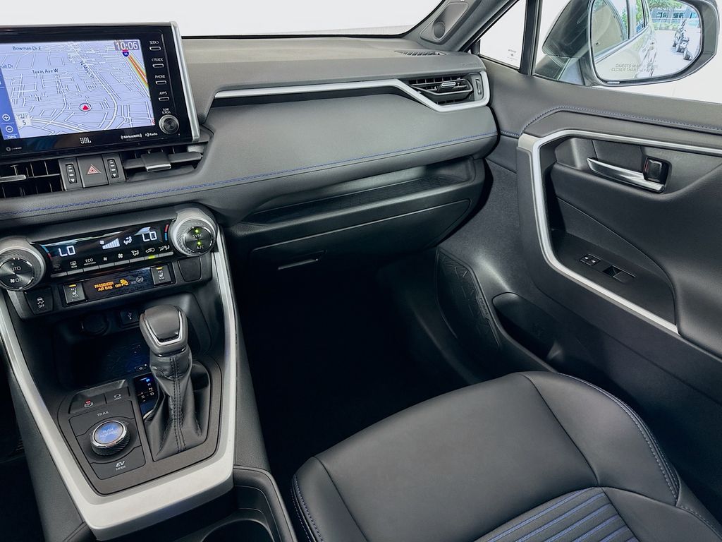 Thumbnail: 2021 Toyota RAV4 - 24