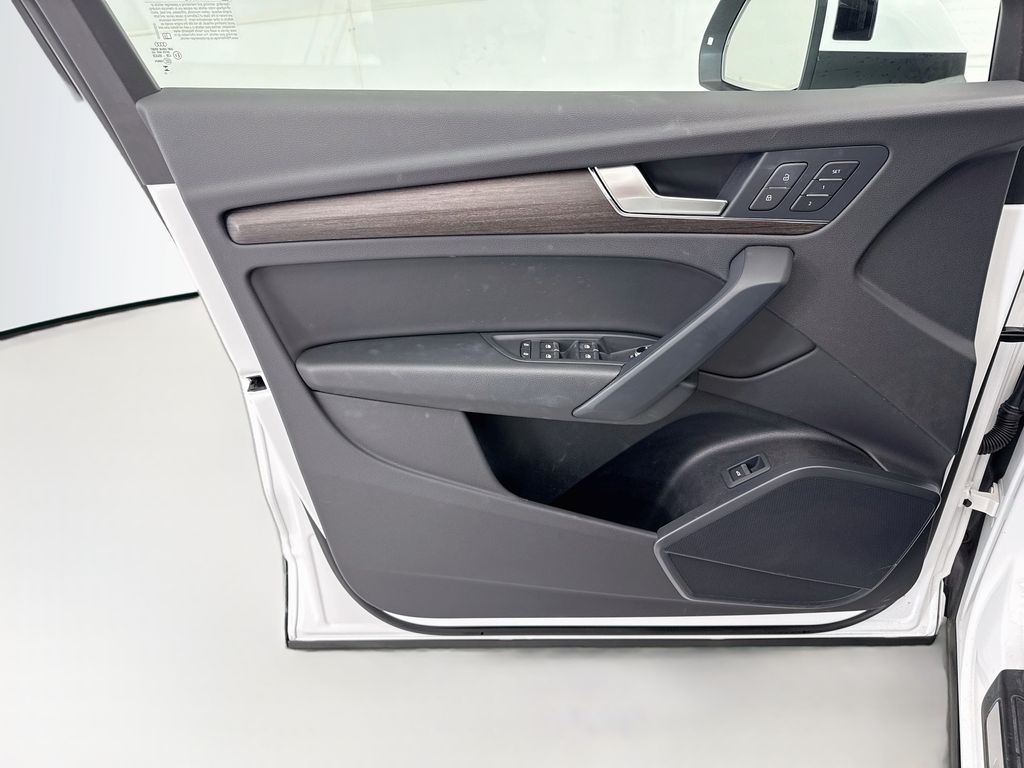 Thumbnail: 2023 Audi Q5 - 22