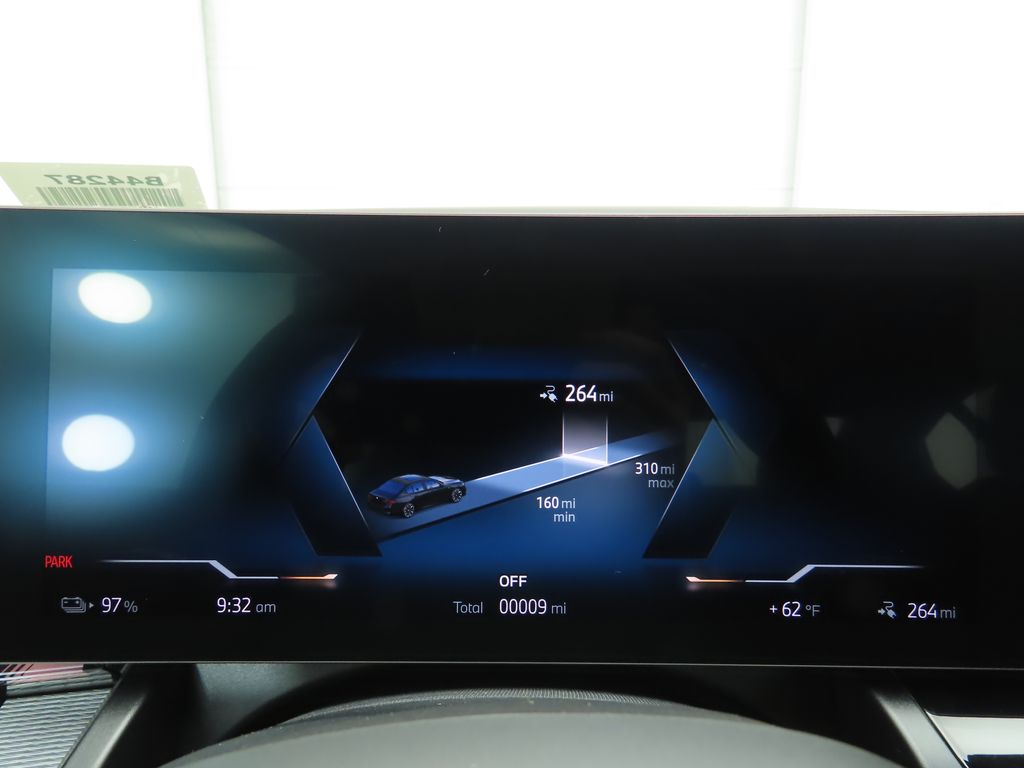 Thumbnail: 2026 BMW i5 - 30