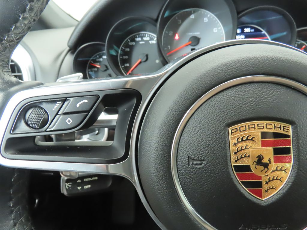 2016 Porsche Cayenne S 11