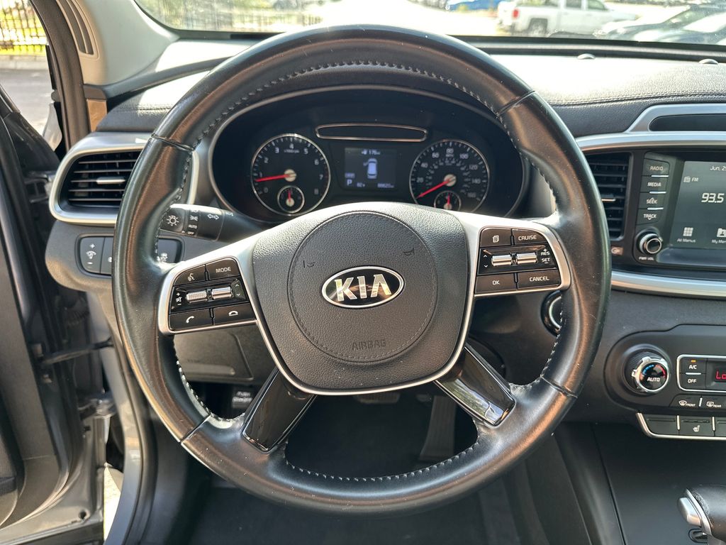 Used 2020 Silver Kia S image 21