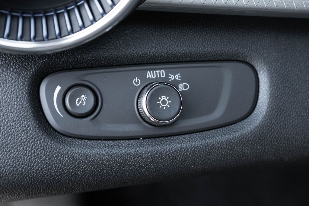2026 Chevrolet Trax LT - Photo 20