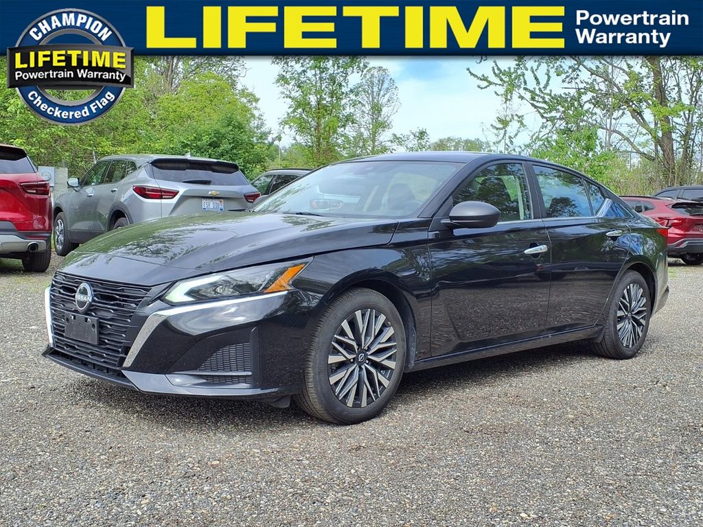Super Black 2025 Nissan Altima 2.5 SV FWD Sedan Front-Wheel Drive Continuously Variable Transmission