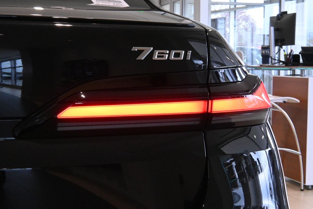 2025 BMW 7 Series 760i xDrive 12