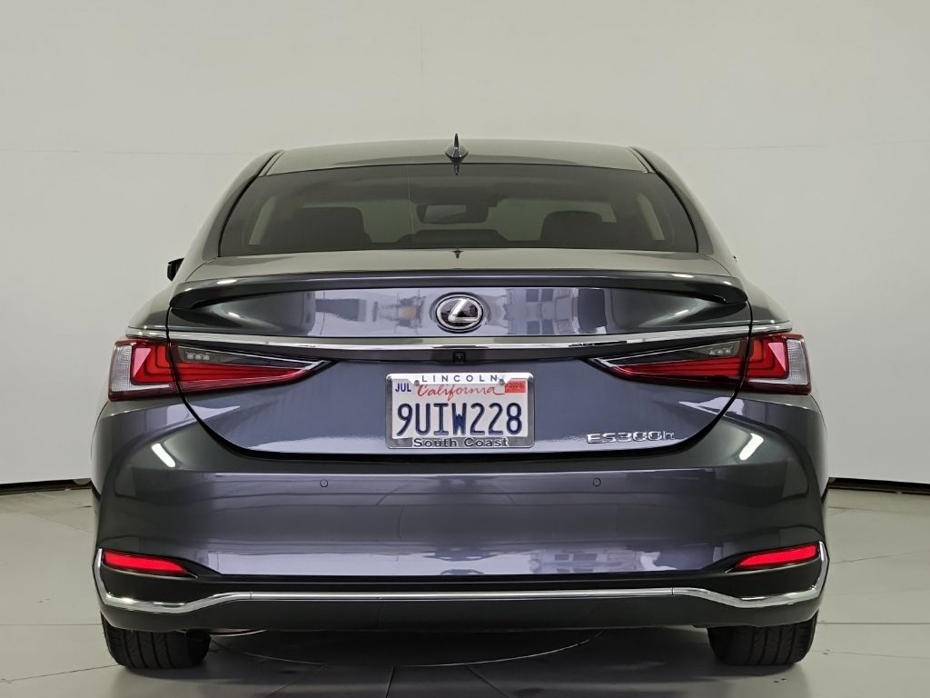 Thumbnail: 2025 Lexus ES - 7