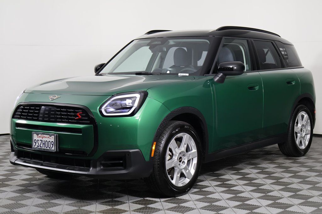 2025 MINI Countryman S's photo
