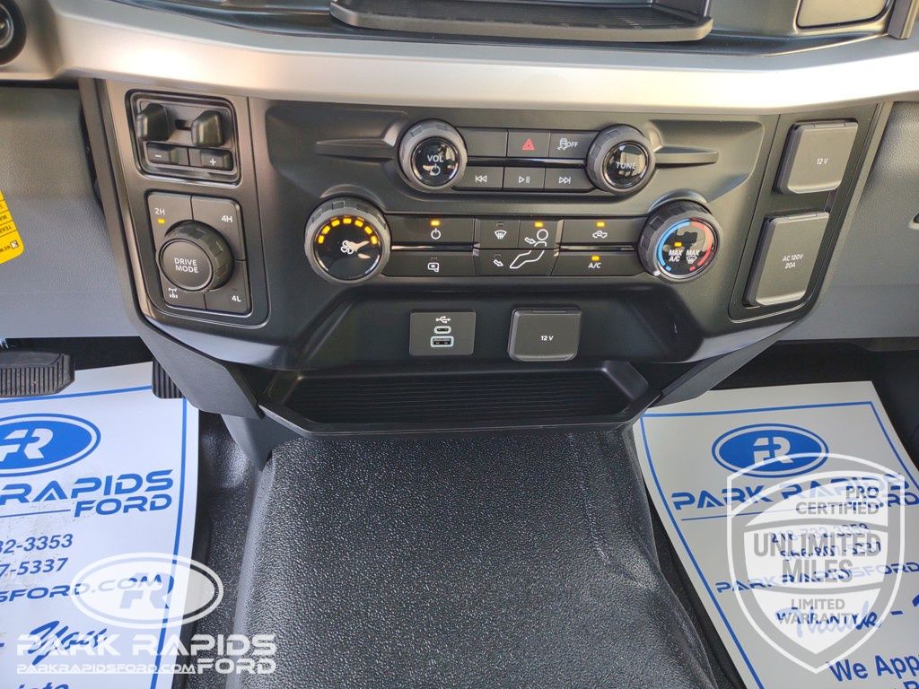 2025 Ford F-250SD XLT photo