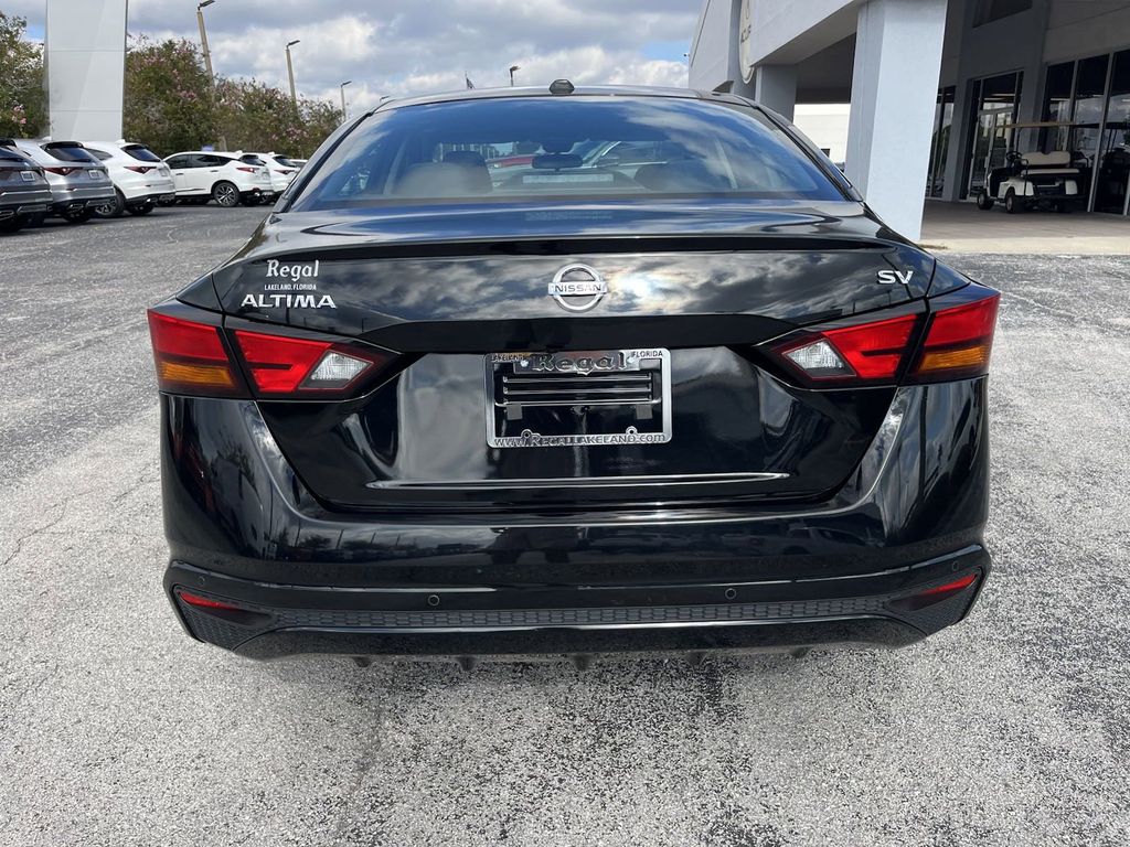 2022 Nissan Altima 2.5 SV 6