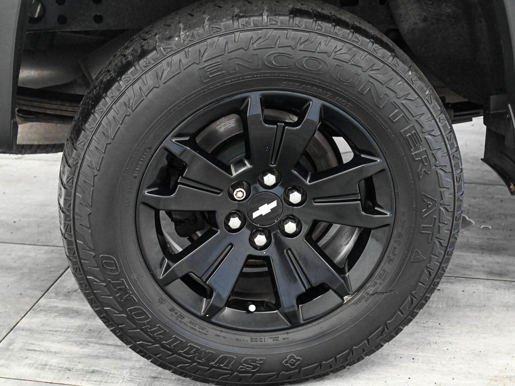 View vehicle photo 7