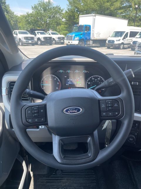 2025 Ford F-350 Chassis XL