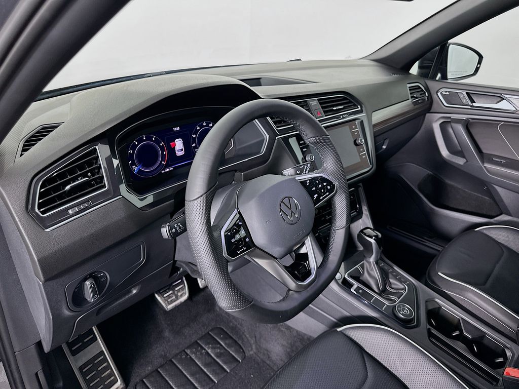 Thumbnail: 2022 Volkswagen Tiguan - 9