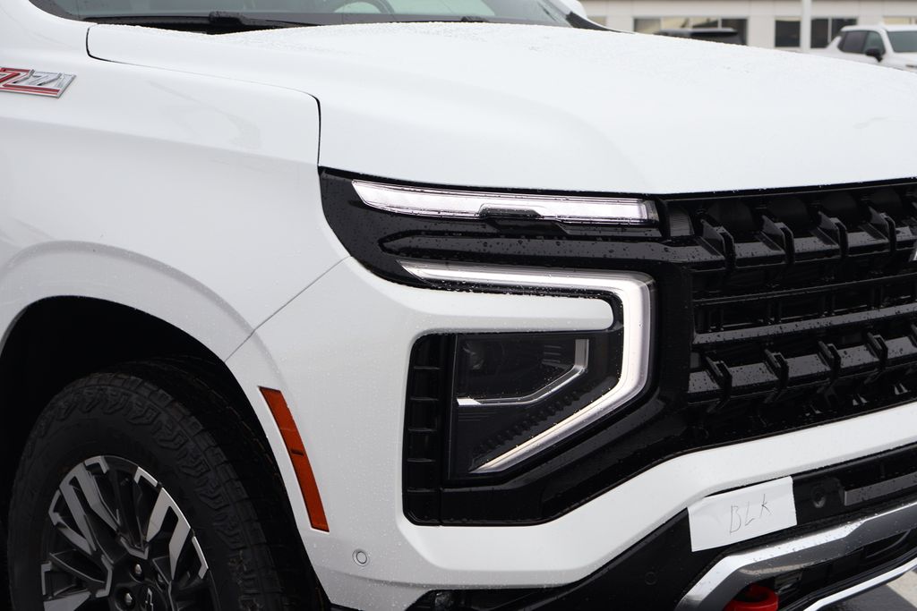 Thumbnail: 2026 Chevrolet Suburban - 3