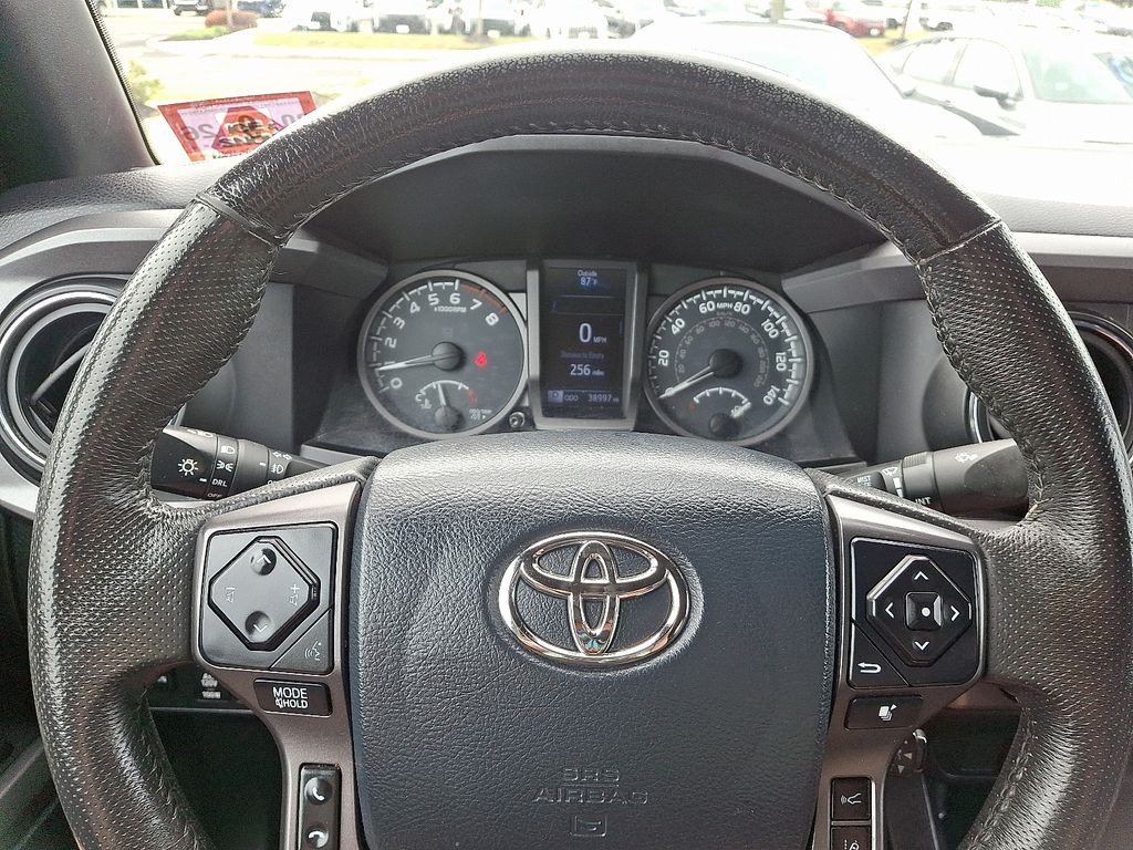 Thumbnail: 2019 Toyota Tacoma - 19