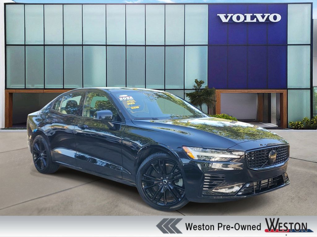 Onyx Black Metallic 2025 Volvo S60 Recharge T8 Ultra Black Edition eAWD Sedan All-Wheel Drive Automatic
