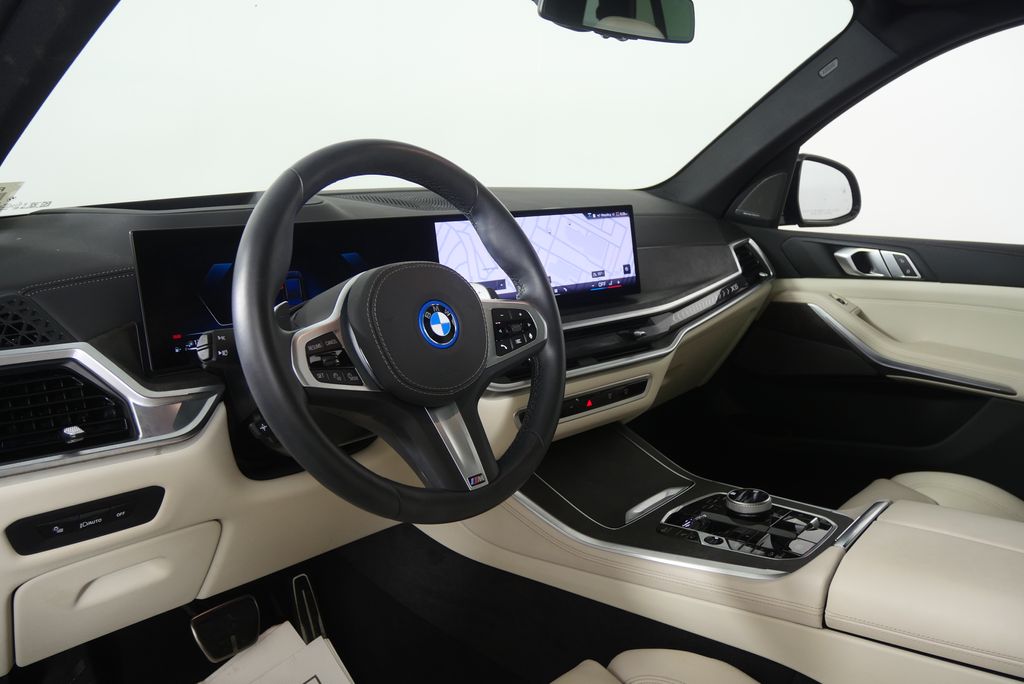 Thumbnail: 2026 BMW X5 - 13