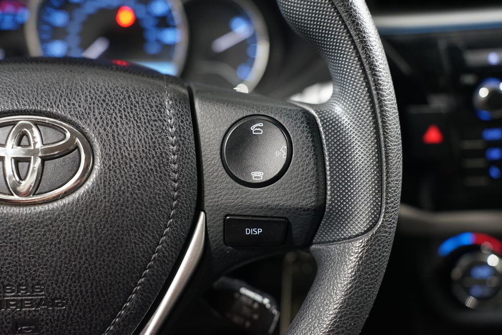 2015 Toyota Corolla LE 13
