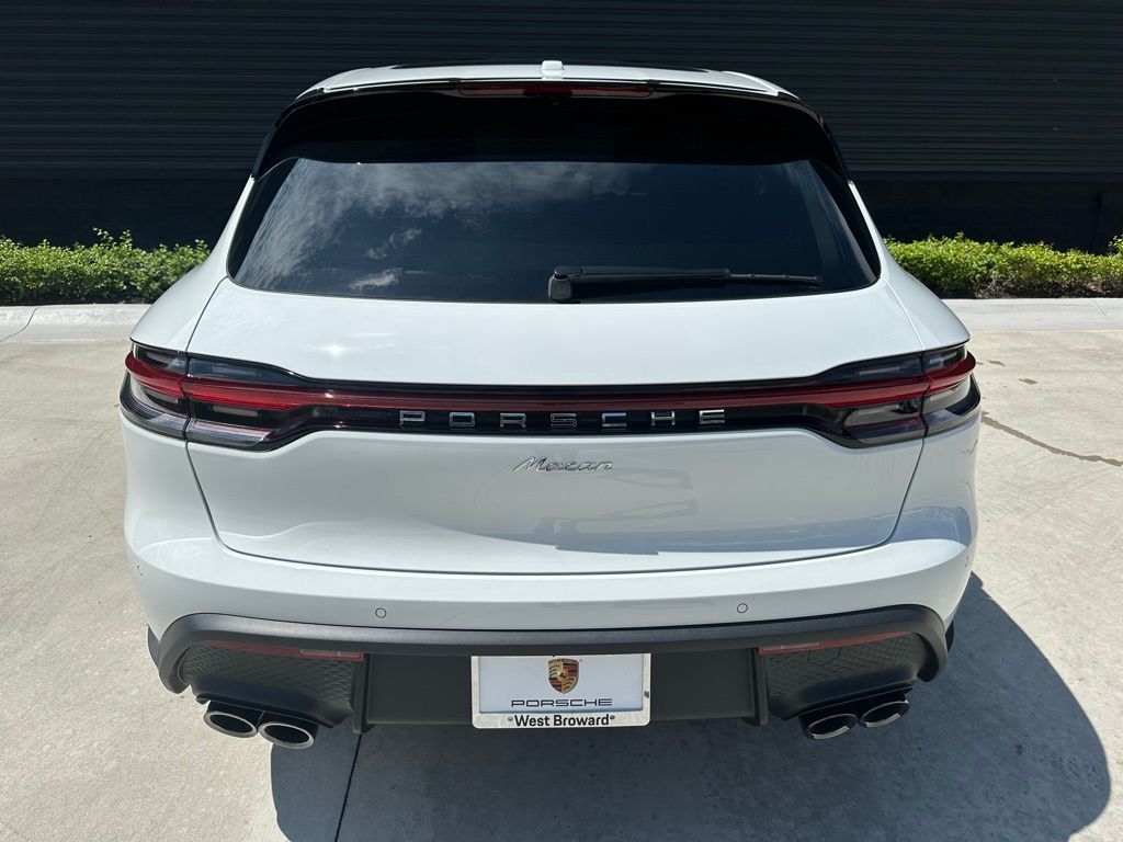 2024 Porsche Macan  11